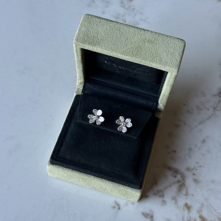 Серьги Van Cleef & Arpels Frivole